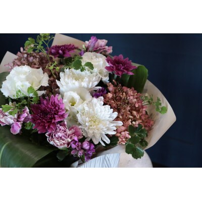 季節のお花で束ねた仏花【花瓶用】/Mサイズ