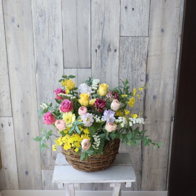 【母の日】季節のお花のアレンジメントLサイズ～花瓶不要!届いてそのまま飾れるフラワーアレンジ