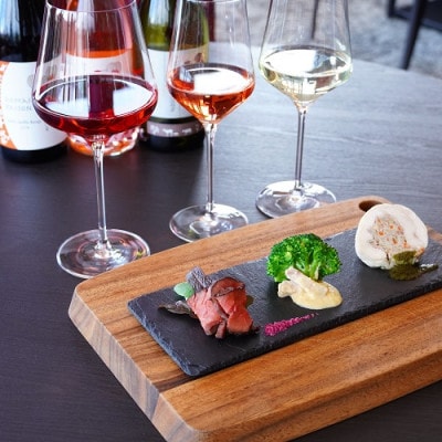 AZ-063貴腐中富良野ケルナー　375ml