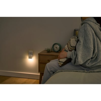 照明 コンセント式LEDセンサーライト CSL-MS