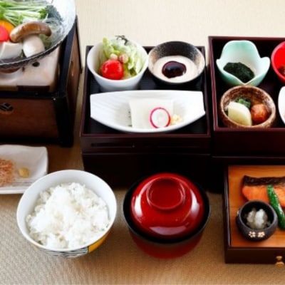 「森の旅亭びえい」1泊2食付ペア宿泊券(離れ棟 露天風呂付客室)