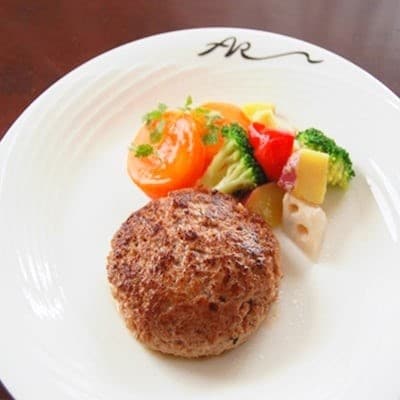 下北牛ハンバーグとピリ辛ソーセージのセット
