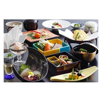 自然に包まれた天然温泉と純和風造りの閑静な佇まいの一軒宿リフレッシュペア宿泊券[53940396]