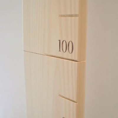 MORITO　SUKUSUKU MEMORY　森の身長計【ヒノキ】木のインテリア[53940515]