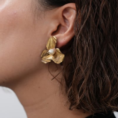 RYONA SONG イヤリング 野花モチーフ ハンドメイドアクセサリー