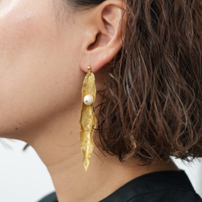 RYONA SONG イヤリング ハナモモの新葉モチーフ ハンドメイドアクセサリー