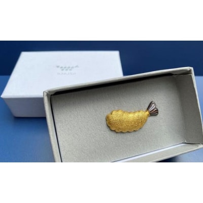 話題独占?!名古屋名物【エビフライ】魚のアクセサリーシリーズ”nanako”ピンズ