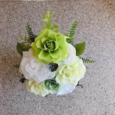 プリザーブドフラワー・bell薔薇(クリアケース入り)　ホワイト×グリーン系