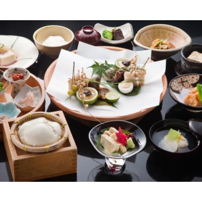 「豆腐懐石くすむら」で利用できるお食事券10,000円分(1,000円×10枚)
