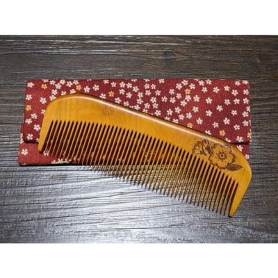 つげ櫛の櫛留商店　本つげ材焼絵櫛(すす櫛中歯)袋付　※約12cm