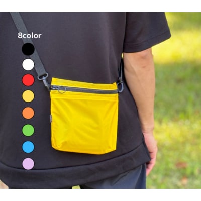 【黄色】ポケット付き軽量ナイロンショルダーバッグ　サコッシュ　撥水ポシェット