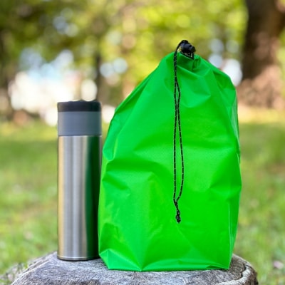 【L・5L・緑】 大きめナイロン巾着袋　スタッフバッグ　スタッフサック