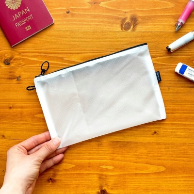 【白】A6が入るとっても軽いナイロンフラットポーチ(マチなし)