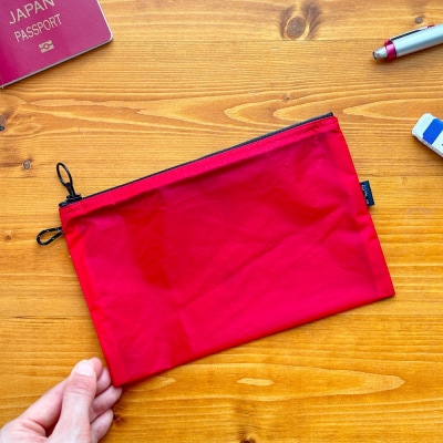 【赤】A6が入るとっても軽いナイロンフラットポーチ(マチなし)
