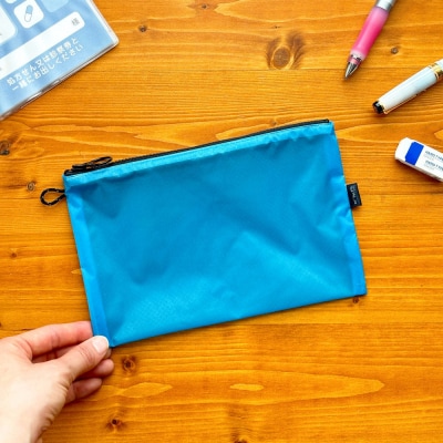 【水色】A6が入るとっても軽いナイロンフラットポーチ(マチなし)