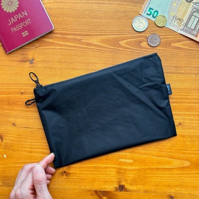 【黒】A6が入るとっても軽いナイロンフラットポーチ(マチなし)
