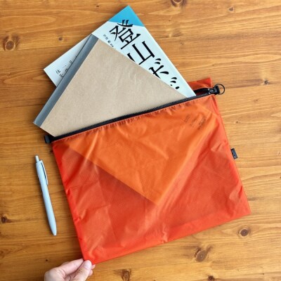 【オレンジ】B5が入る軽いナイロンフラットポーチ　バッグインポーチ