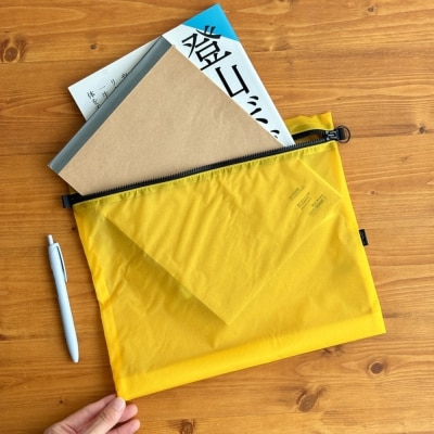 【黄色】B5が入る軽いナイロンフラットポーチ　バッグインポーチ