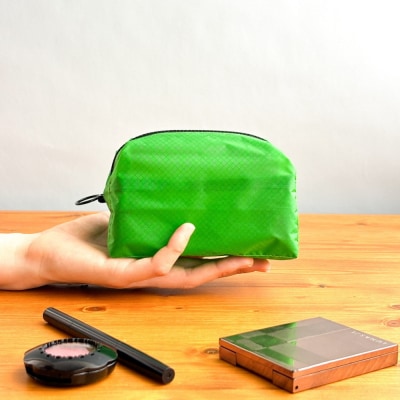【緑】ナイロン化粧ポーチ　内ポケット付き