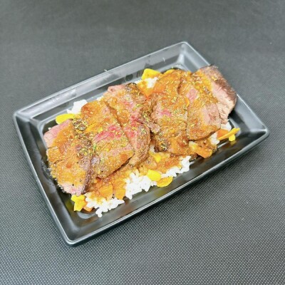 炭火焼熟成ステーキ重・カルビ重・カルビキンパ