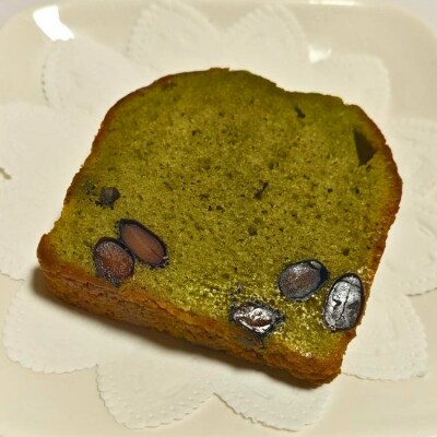 相模原市で栽培しているオリーブの葉で作られているパウンドケーキ