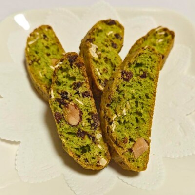 相模原市で栽培しているオリーブの葉で作られているビスコッティ