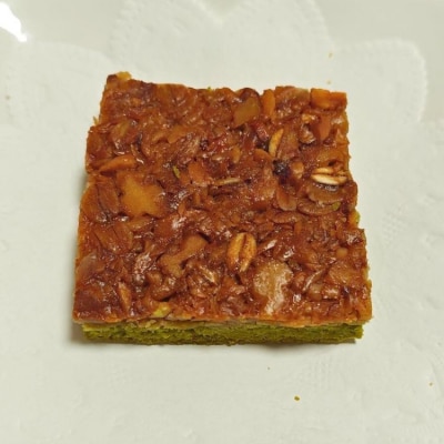 相模原市で栽培しているオリーブの葉で作られているフロランタン