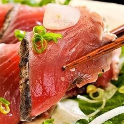 黄金藁焼 一本釣 鰹タタキ1kg&じゃばらポンズ100mlセット【nks100A】