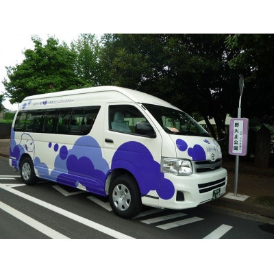 小平市コミュニティタクシー「ぶるべー号」デザインのチョロQ