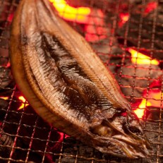 ＜北海道産＞秋刀魚(サンマ)をピリ辛味に仕上げた「さんまピリ辛」2尾×2個セット | ふるさと納税のお礼品
