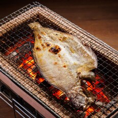 <北海道産>柳かれいを一夜干しに!「柳かれい一夜干し」2枚×4個セット | ふるさと納税のお礼品