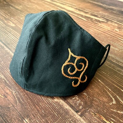 ワイヤー入り立体布マスク×1枚 魔よけを意味するアイヌ刺繍(オレンジの糸)釧路町アイヌ協会応援