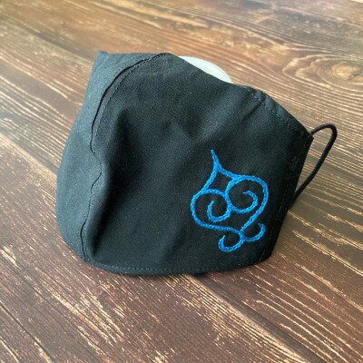 ワイヤー入り立体布マスク×1枚 魔よけを意味するアイヌ刺繍(ブルーの糸)釧路町アイヌ協会応援