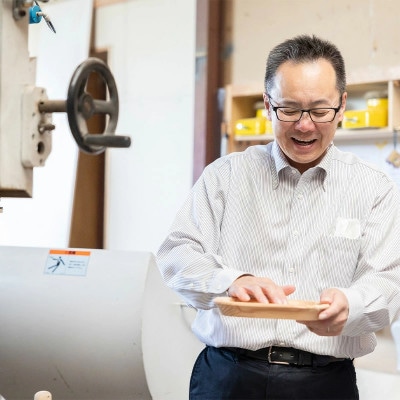 鉋型スマートフォンスピーカー「かおん」 大