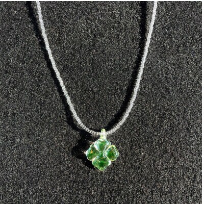 ウランガラスのネックレス(山法師)