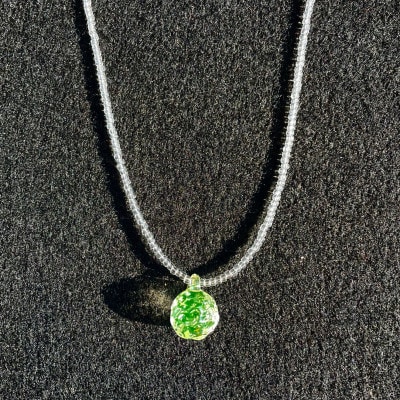 ウランガラスのネックレス(ロック)