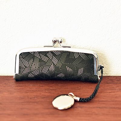 Katerial×印傳屋 上原勇七 バンブー柄印鑑ケース(黒革×黒漆)