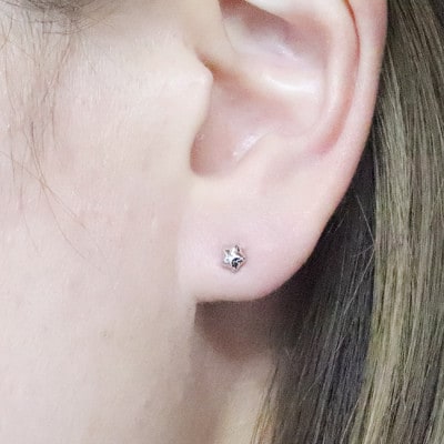 プラチナ　4mm　星　ピアス【BQ-37】