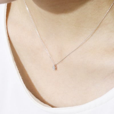 プラチナ 0.06ct しずくダイヤモンドペンダント【BQ-228】
