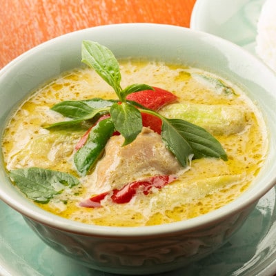 【本格タイ料理クルン・サイアムのスースーデリ】グリーンカレー10個セット