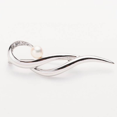 アコヤ真珠 銀色ブローチ (8mm珠) 