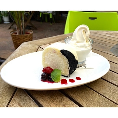 伊豆高原ケニーズハウスの牛柄ミルクロールケーキ1本