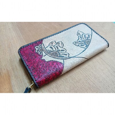 L型小銭入れ付きファスナー財布☆女性と花☆ ディープレッド[54071487]
