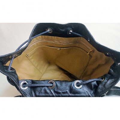 とっても軽い!　衣料革と手染め革の手作りリュック(黒) [54071501]