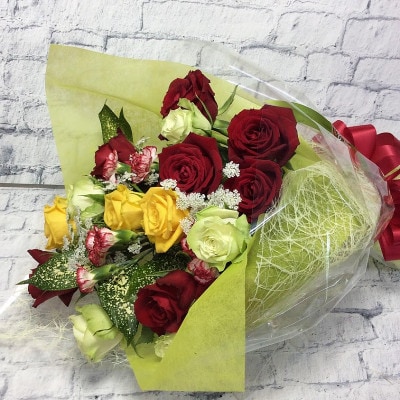 産地直送の薔薇【バラの花束　ワンサイド　小】ギフト・贈り物に　ばらの生花