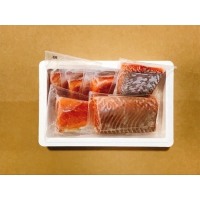 ＜12/14まで年内配送＞スモークサーモン500g&とろサーモンハラミ燻製焼500g A-09094