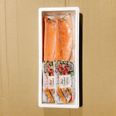 ＜12/14まで年内配送＞スモークサーモン2～3P&とろサーモンハラミ3～5枚 A-09128