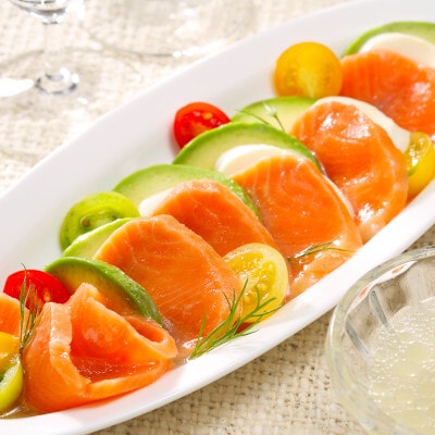 ＜12/14まで年内配送＞お刺身用トラウトサーモン2.4kg B-09111