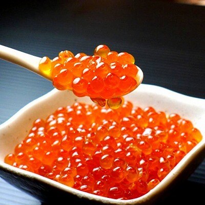 ＜12/21まで年内配送＞★いくら醤油漬け70g×2P(小分け) G-42002