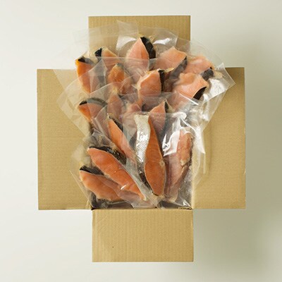 ＜12/10まで年内配送＞甘汐天然沖獲れ鮭1切×18P(約1kg) A-11132
